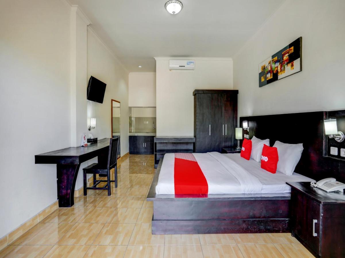 Oyo 3950 The Ratna Hotel Kuta  Exterior photo